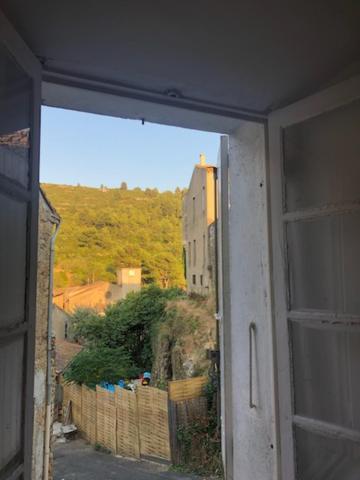 Chez Tatie Menie Bed & Breakfast Fraisse-des-Corbieres ภายนอก รูปภาพ