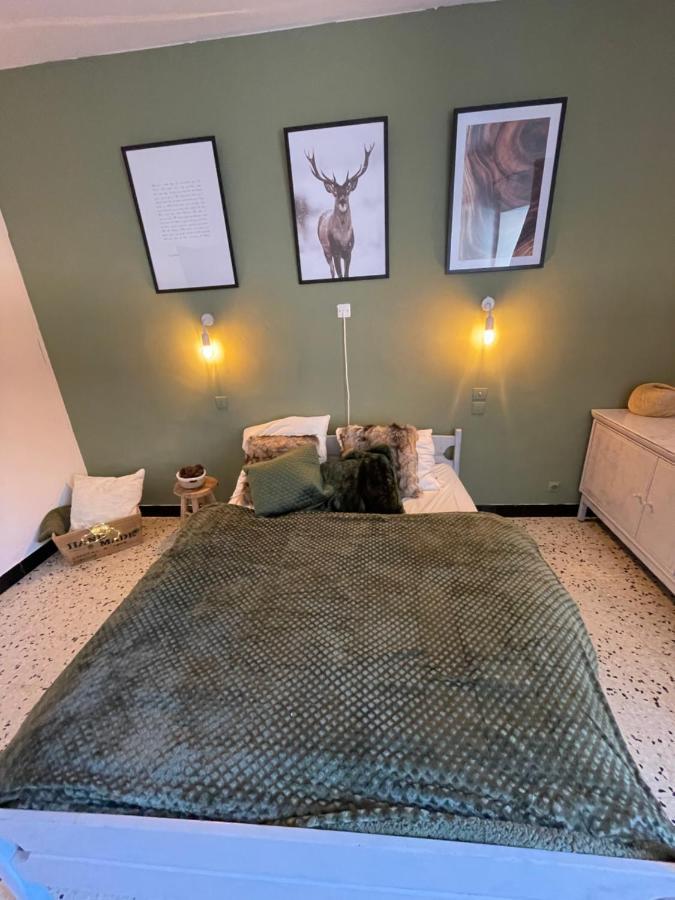 Chez Tatie Menie Bed & Breakfast Fraisse-des-Corbieres ภายนอก รูปภาพ
