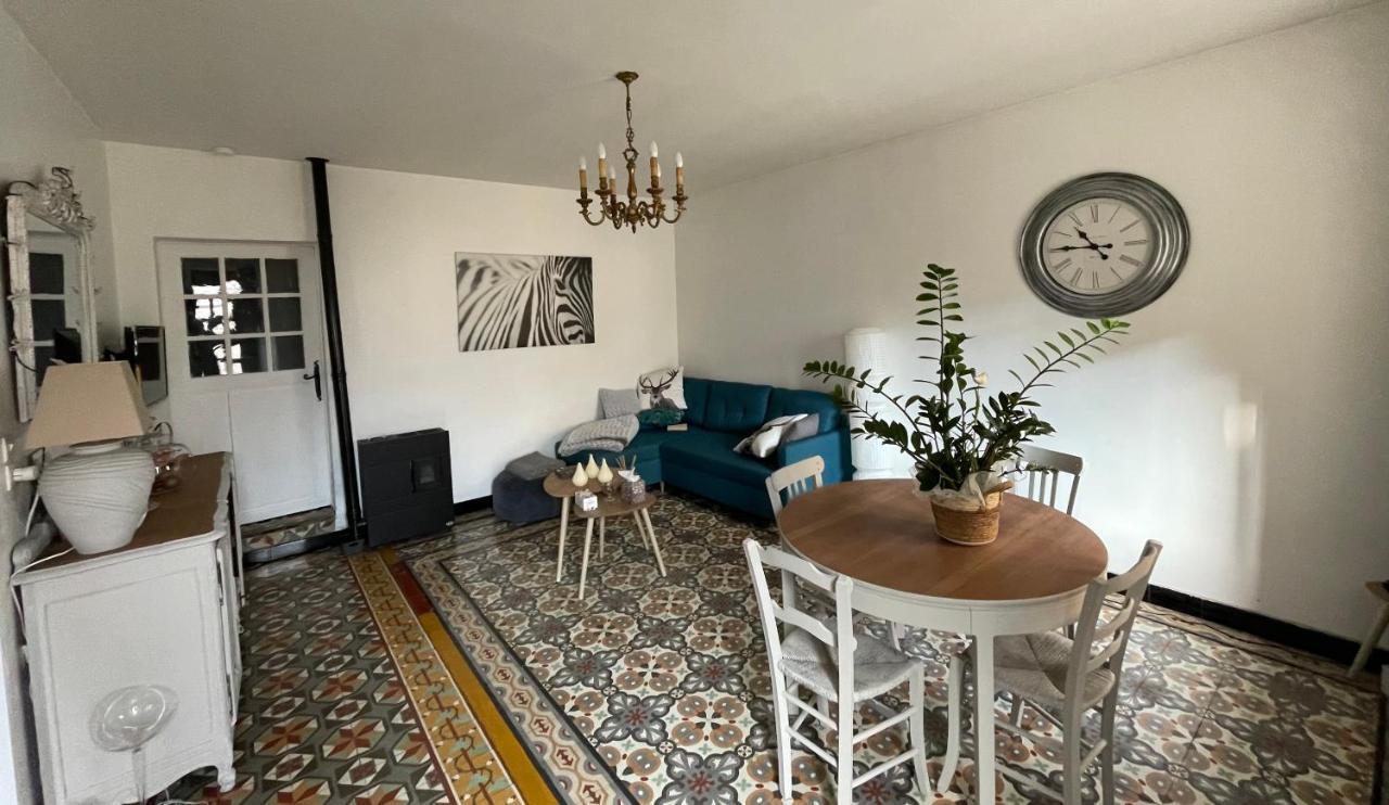 Chez Tatie Menie Bed & Breakfast Fraisse-des-Corbieres ภายนอก รูปภาพ