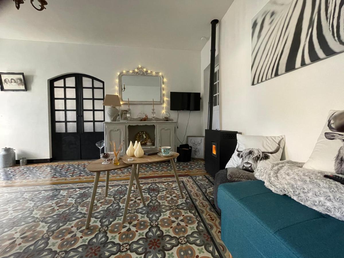 Chez Tatie Menie Bed & Breakfast Fraisse-des-Corbieres ภายนอก รูปภาพ